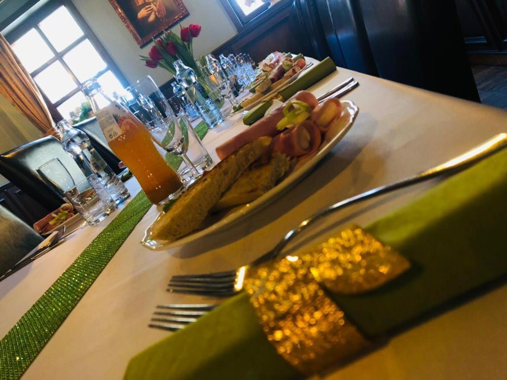 Penzion A Restauracia Hanisberg Krupina Экстерьер фото